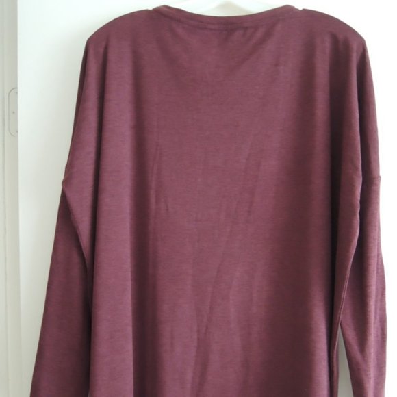 Ladies Top Size XL Burgundy L/S Thumbhole Relaxed Tunic - Wander by Hottotties - Picture 8 of 9